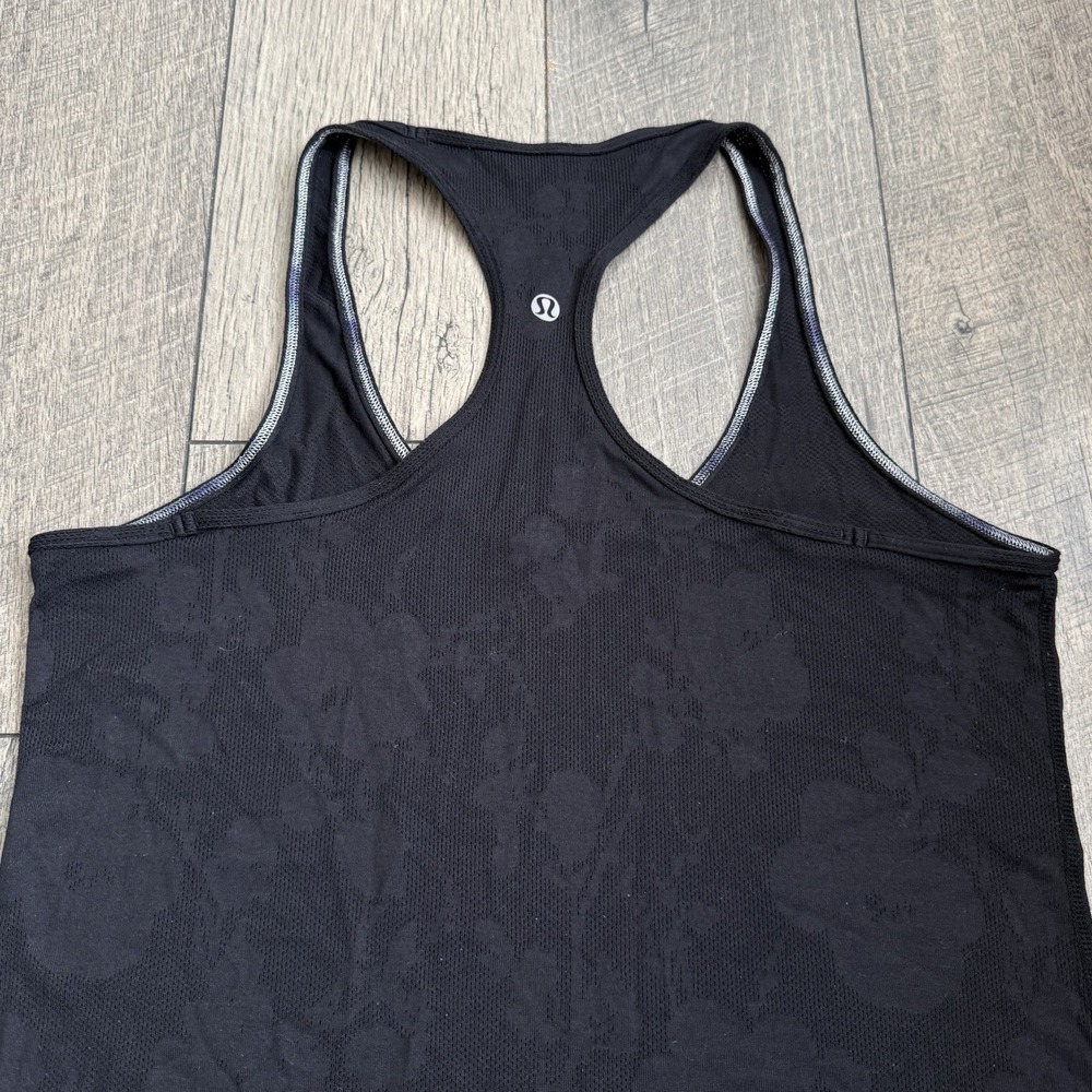 Lululemon Black Racerback Tank Top Floral‎ Mesh Stretch Running Active Women's 8 - Picture 2 of 9